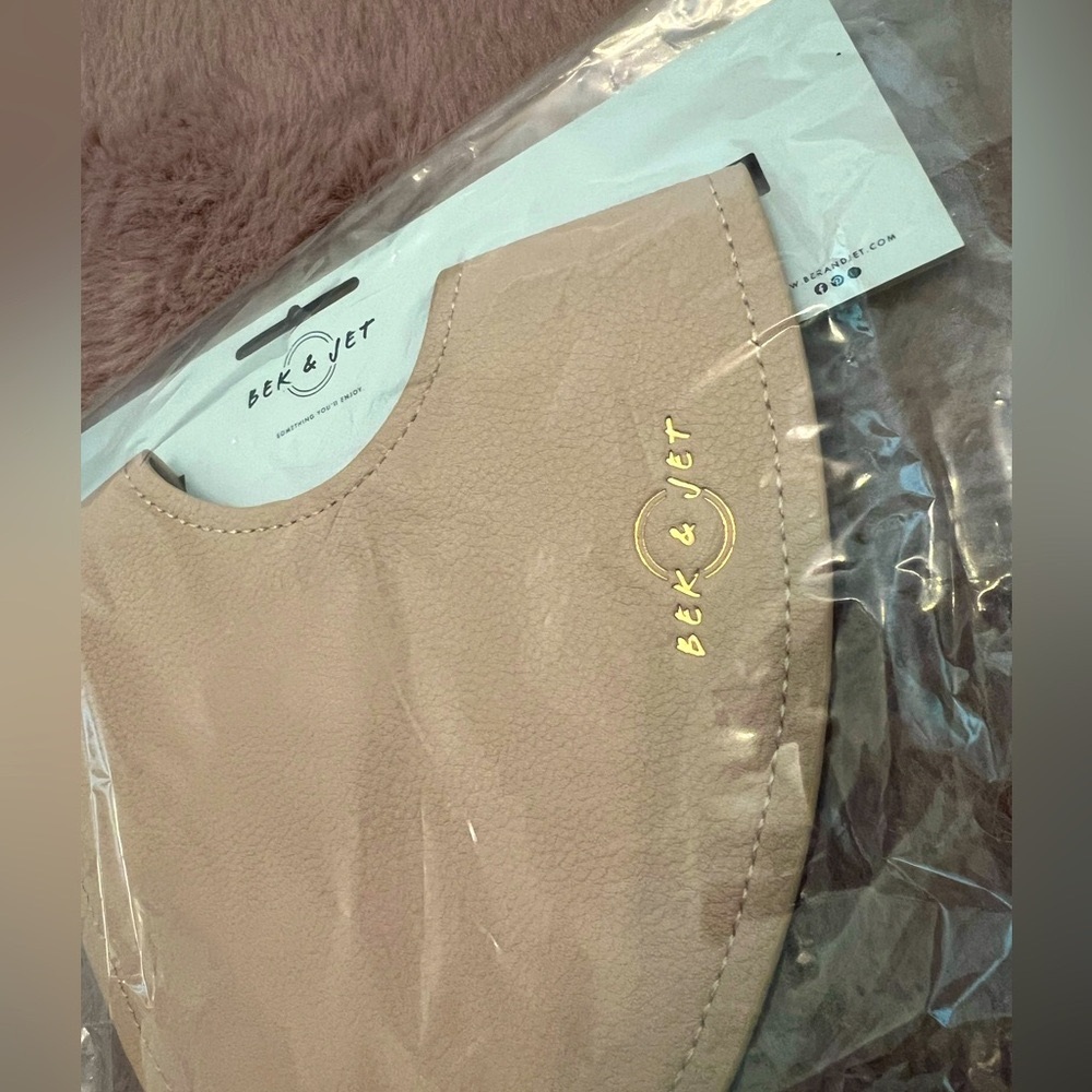 Bek&Jet bib BNIB